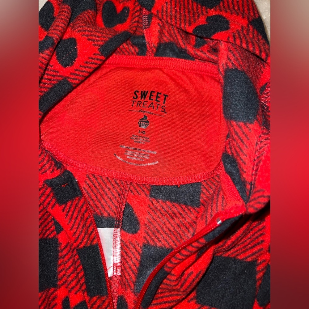 Red and Black Heart Checkered Onesie PJs - Picture 2 of 4